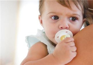 婴儿什么时候开始流口水 宝宝3个月流口水正常吗
