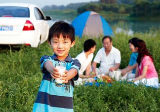 宝宝8个月了辅食吃米粉还是营养粥好 8个月宝宝辅食吃什么好