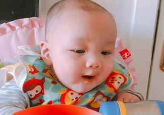 什么时候可以给宝宝吃面条 宝宝开始吃面条可以加哪些东西