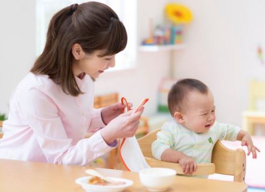 牛奶蛋白过敏和乳糖不耐受区别 宝宝拉肚子哭闹是牛奶蛋白过敏吗