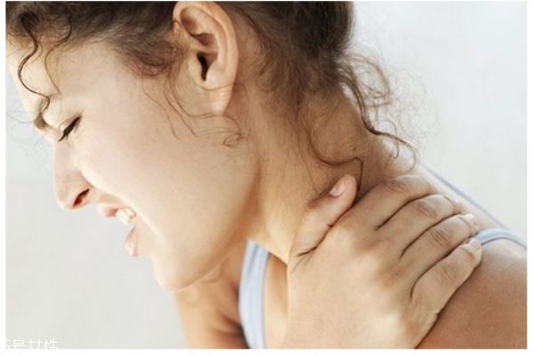 五十肩最佳治疗方法 五十肩的症状是什么
