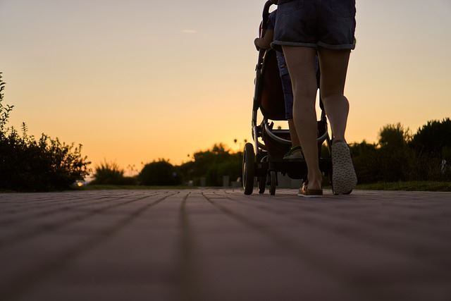 太早坐学步车会影响幼儿脊椎骨发育