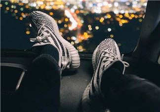 adidas yeezy 350 v2 boost zebra白斑马什么时候重新发售？