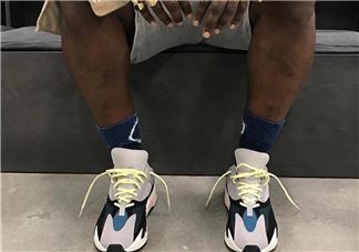 yeezy boost 700上脚效果怎么样？yeezy boost 700值得买吗？