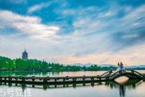 2024春节去杭州旅游带什么防晒？防晒喷雾最方便