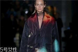 prada2024秋冬系列好看吗_款式有哪些？