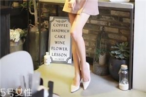 脚宽的女生穿什么高跟鞋？这几款都很适合