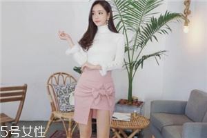 粉色短裙配什么鞋子？少女感爆棚穿搭