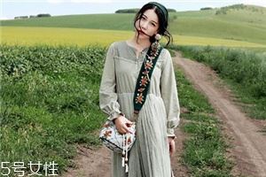 拍照穿什么衣服好看？最适合拍照的衣服推荐