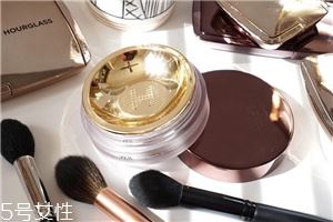 hourglass散粉和marc jacobs散粉哪个好