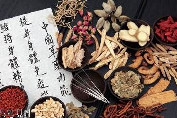 中草药护肤品怎么自制 中草药护肤品3个制作方法