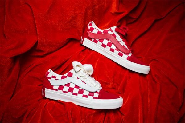 vans猪年限定鞋带穿法 玩法非常多