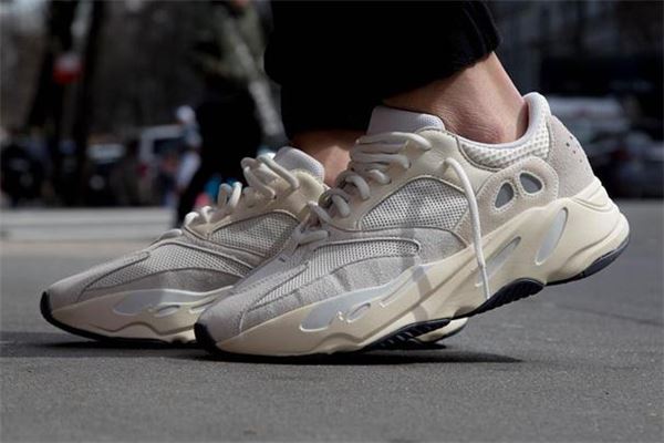 yeezy 700 analog什么时候发售 年度最强配色