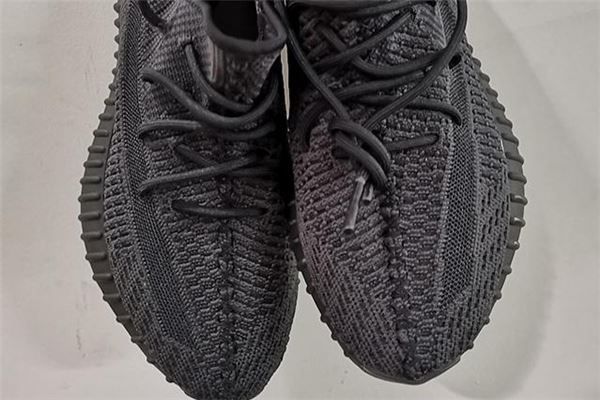 yeezy 350纯黑侧透发售日期 椰子350black发售信息