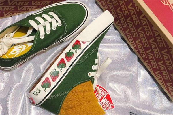 vans小草莓真假对比 vans草莓鞋真假鉴定