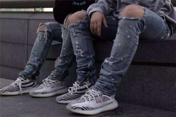 yeezy 350鞋底开裂怎么办 yeezy鞋底开裂正常吗