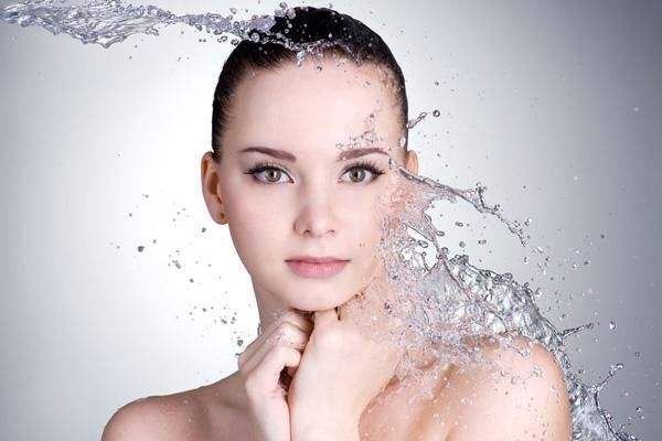 用什么洗脸脸不干 滋养保湿面膜有哪些