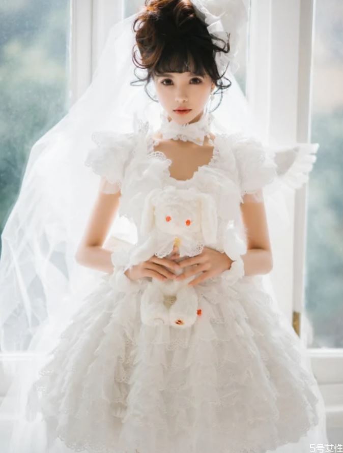 花嫁lolita可以当婚纱吗 花嫁和婚纱有区别吗