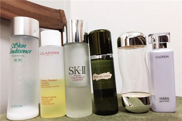 化妆水的正确使用方法 化妆水的作用是什么