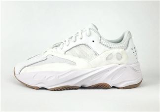 yeezy boost 700黑白纯色款什么时候发售？