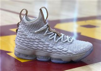 nike lebron 15 ghost什么时候发售_多少钱？