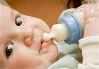 宝宝喝水喝奶要分开用奶瓶吗？奶瓶喝水和喝奶要分开吗？