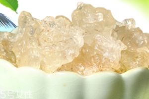 雪燕可以生吃吗？雪燕没煮熟可以吃吗？