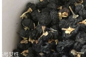 黑枸杞青少年能吃吗？可以适量喝