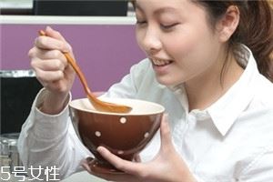 暴饮暴食是什么意思 暴饮暴食怎么办