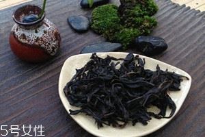 岩茶什么味道 岩茶泡出来什么颜色