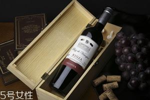 红葡萄酒可以冷藏吗 红葡萄酒可以放冰箱吗