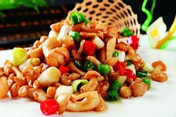 白玉菇和金针菇的区别 白玉菇是金针菇吗？