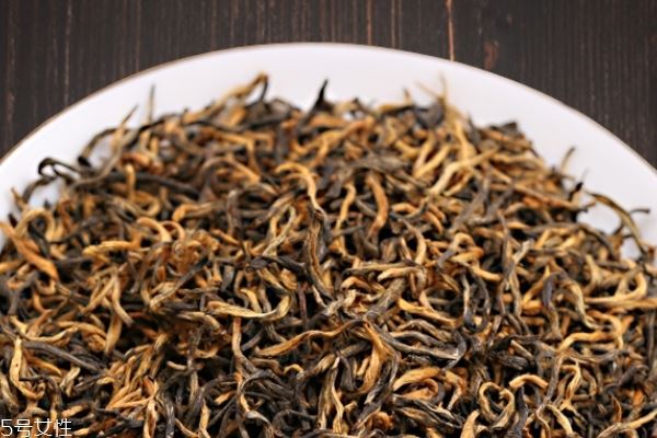 红茶为什么叫black tea 看完你就明白了