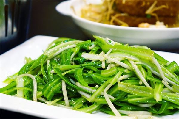 怎么炒青菜不会变黑 色香味俱全炒法