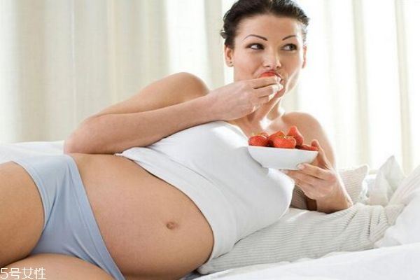 怀孕初期可以吃瓜子吗 孕妇吃瓜子会上火吗