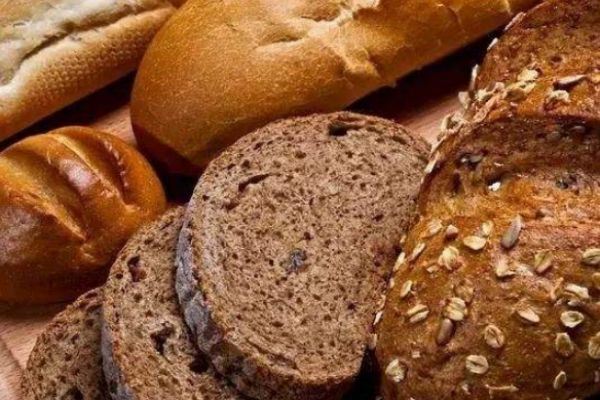 减肥吃面包会长胖吗 减肥正确吃面包的技巧