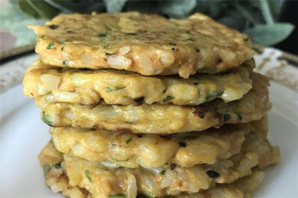 鸡蛋虾仁饼的做法 鸡蛋虾仁饼粘锅怎么办