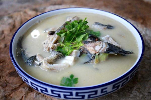 黑鱼汤怎么炖好喝又营养 黑鱼汤如何熬制成白汤
