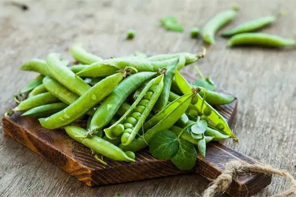 青豆怎么炒好吃 青豆炒虾仁的做法