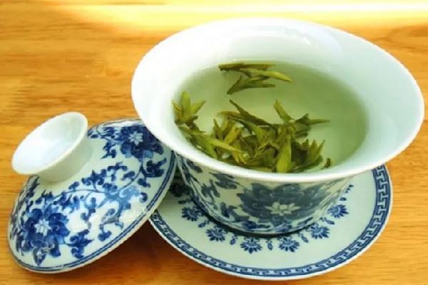 龙井茶是新茶好还是陈茶好 龙井茶买什么样的好