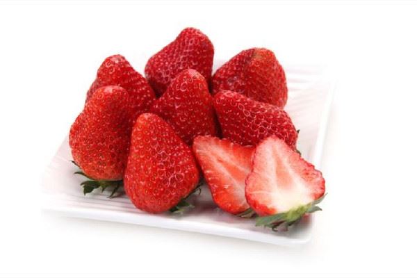 草莓什么品种最甜最好吃 草莓买大的好还是小的好